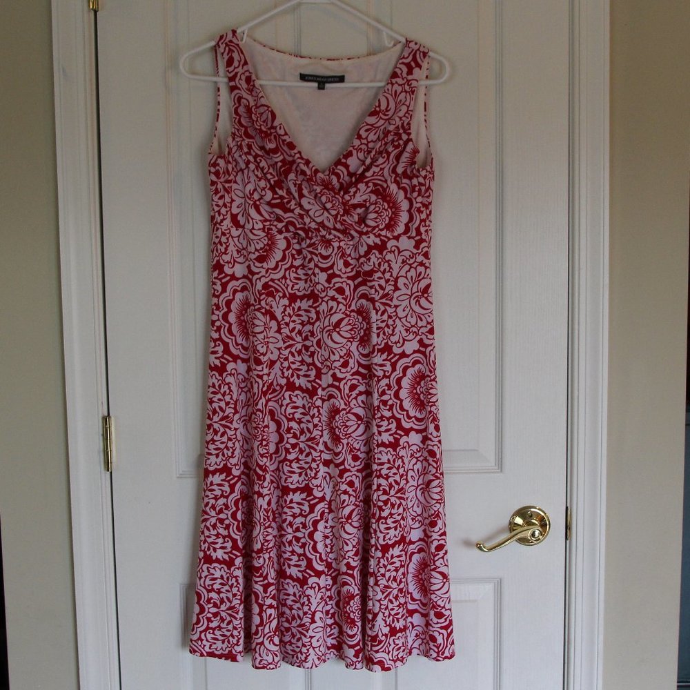 Jones Wear Red & White Floral V-Neck Dress